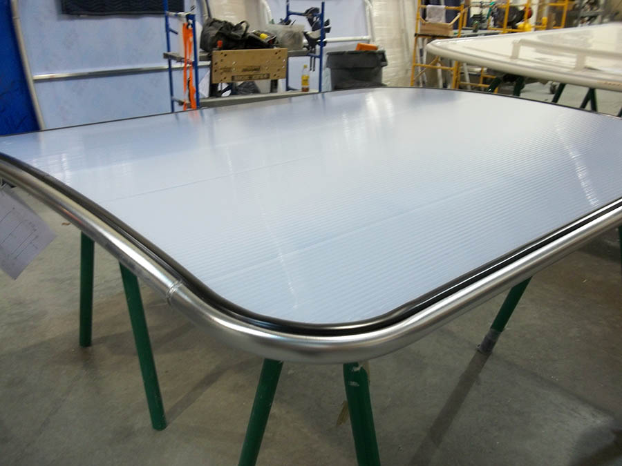 WalkAround "Tee" hardtop installed view from starboard side